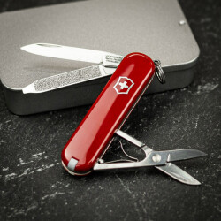 چاقوهای جیبی تاشوی کوچک ویکتورینوکس خرید انواع چاقوهای جیبی کوچک ویکتورینوکس در سایزهای ۵۸، ۶۵ و ۷۴ میلیمتر. بهترین ابزار چندکاره برای حمل روزمره با کیفیت و دوام بینظیر. تضمین اصالت کالا و بهترین قیمت.